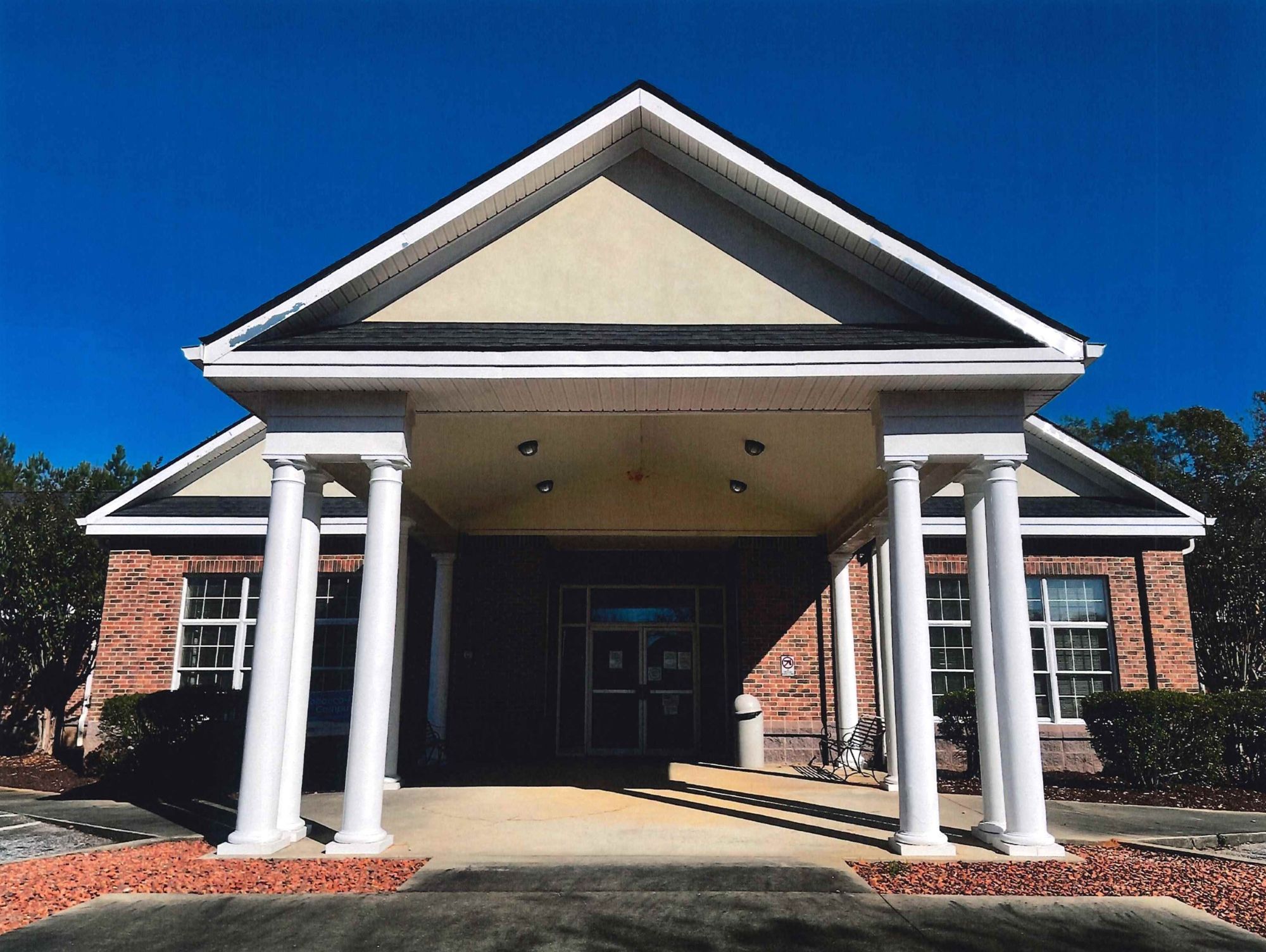 Oconee Clinic building image
