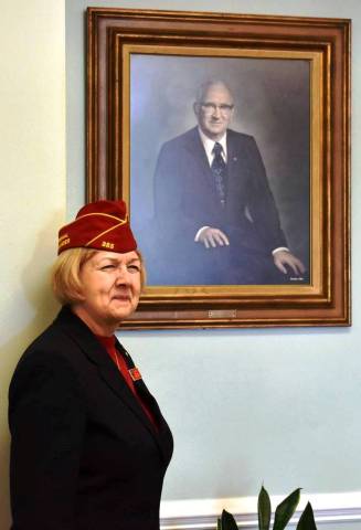 American Legion National Commander Denise Rohan with E. Roy  Stone, Jr.'s portrait image